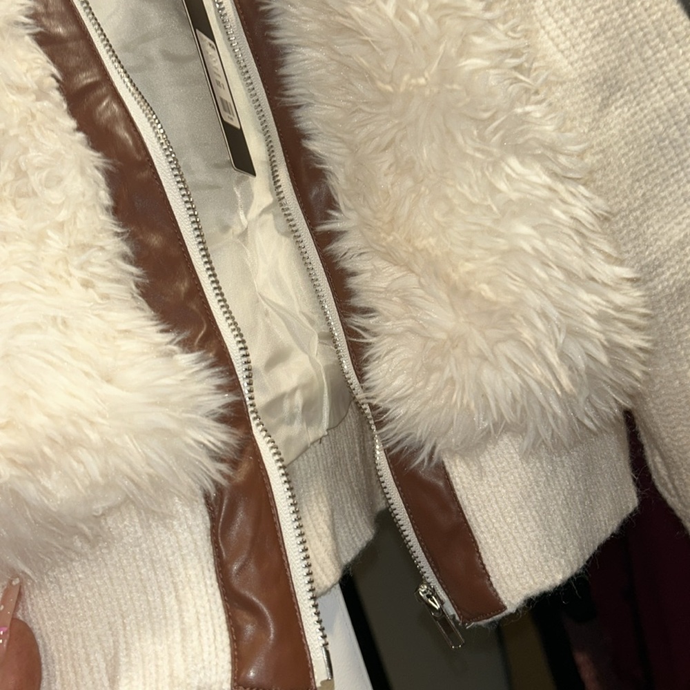 Fur jacket❤️ - Picture 3 of 8